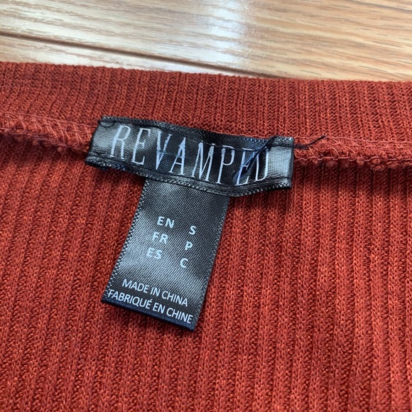 Burnt orange v neck top - Picture 2 of 3